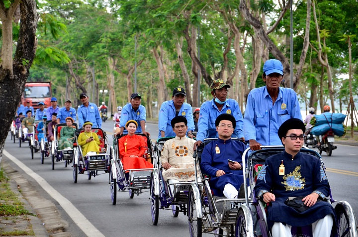 Trải nghiệm Huế về đêm (2)